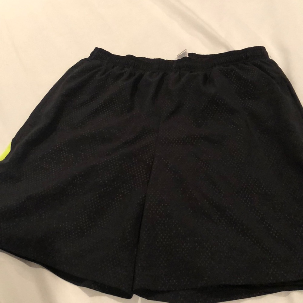Champion men’s athletic lined shorts